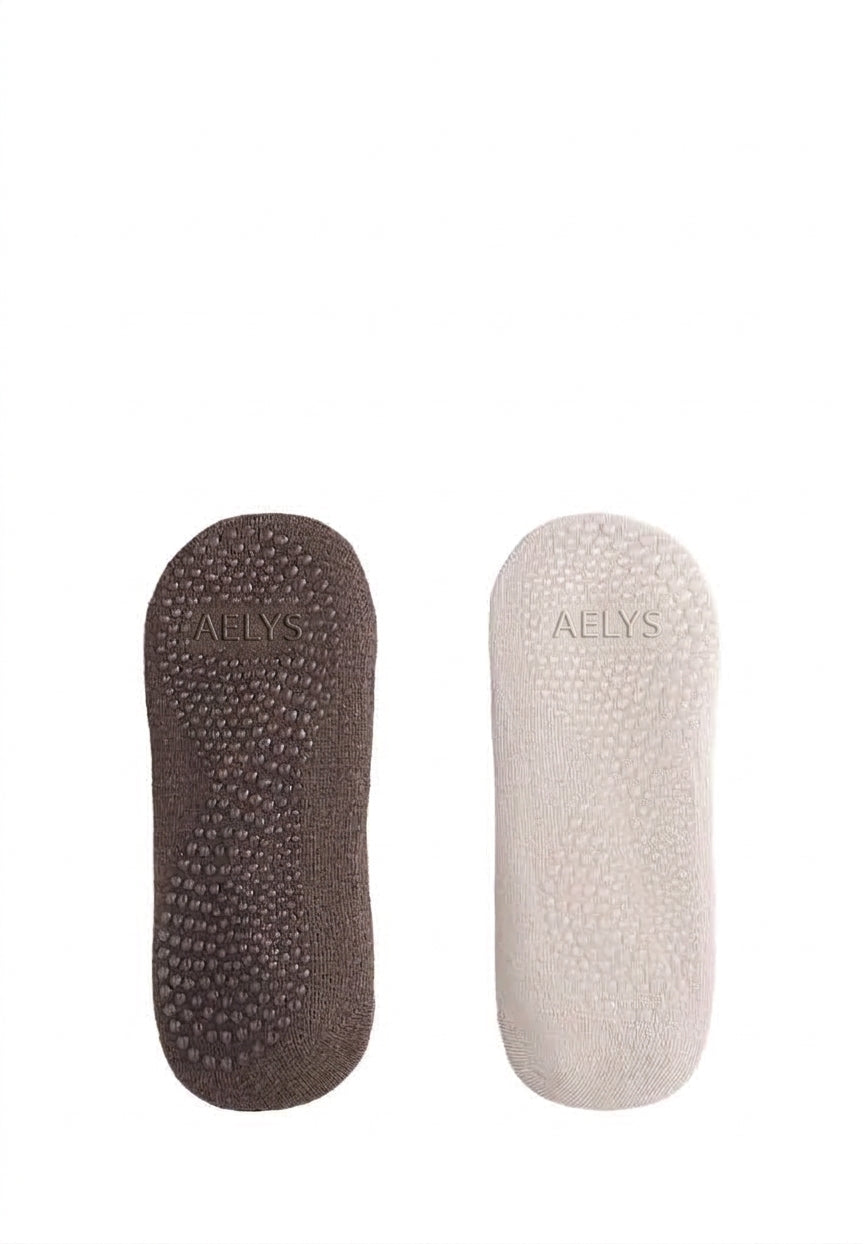 2 pairs of anti-slip socks